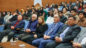 OMÜ’de Türkiye yüzyılı vizyonu anayasa tartışmalarıyla ele alındı