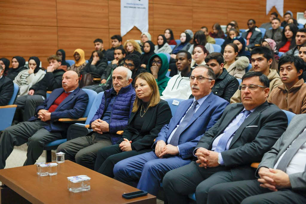 OMÜ’de Türkiye yüzyılı vizyonu anayasa tartışmalarıyla ele alındı